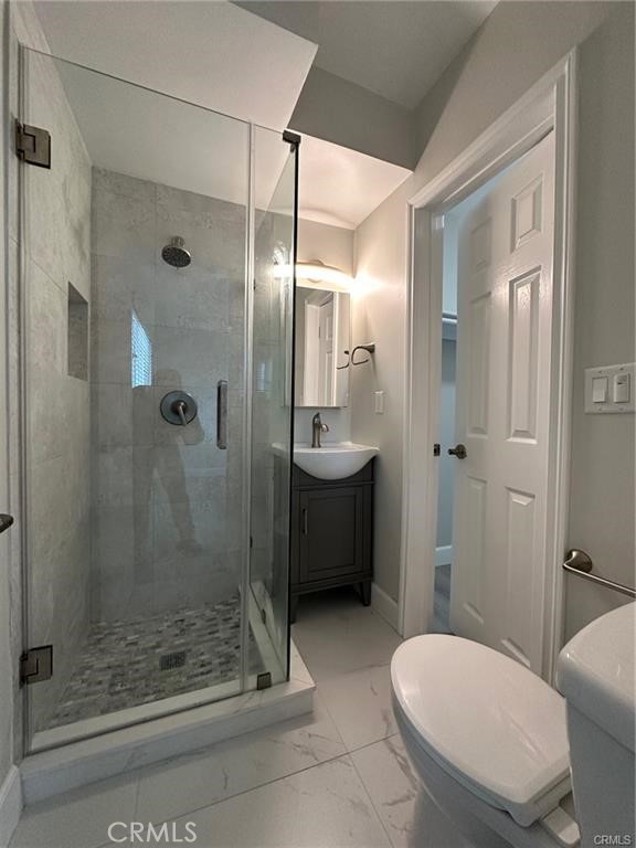 Detail Gallery Image 13 of 20 For 260 Linda Rosa Ave #1,  Pasadena,  CA 91107 - 3 Beds | 3 Baths