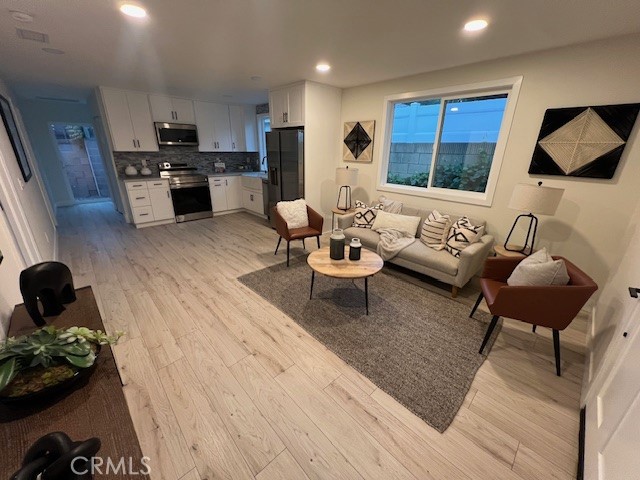 6300 Fairbrook, Long Beach CA: https://media.crmls.org/medias/06790eb9-7598-4b1f-a7a1-6088a27cf878.jpg