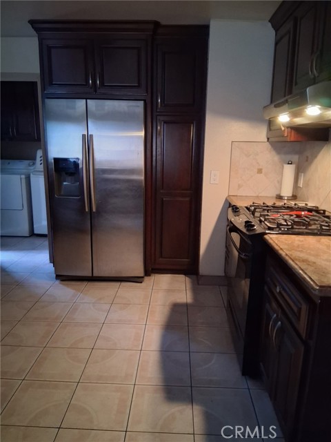 Detail Gallery Image 9 of 15 For 1056 N Fries, Wilmington,  CA 90744 - 3 Beds | 2 Baths