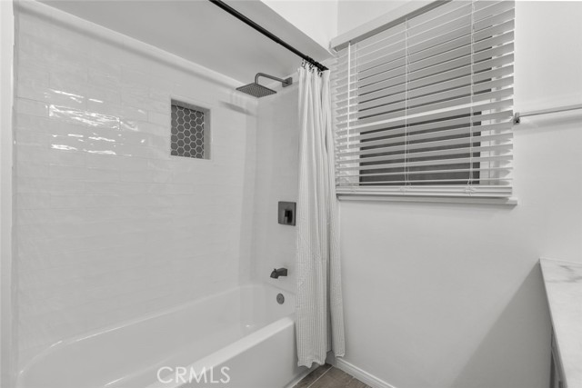 7228 Jamieson Avenue, Reseda CA: https://media.crmls.org/medias/0679fa61-fc6b-4c7f-89f7-425c20454cec.jpg