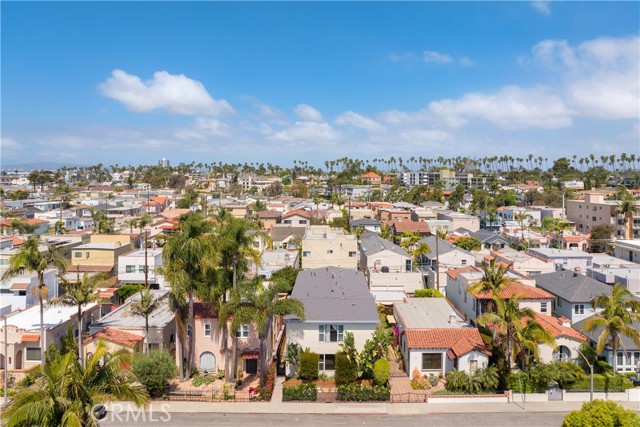 159 Roycroft Avenue, Long Beach CA: https://media.crmls.org/medias/067a0467-883c-4bb5-bcc9-83879fd038db.jpg