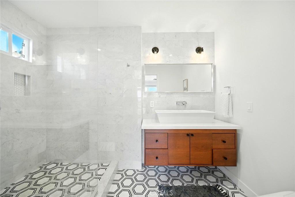MLS #OC25133197 image #32