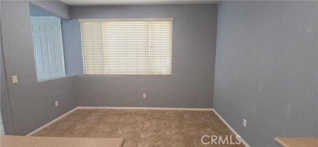 Detail Gallery Image 7 of 51 For 27966 John F Kennedy Dr #B,  Moreno Valley,  CA 92555 - 3 Beds | 2/1 Baths