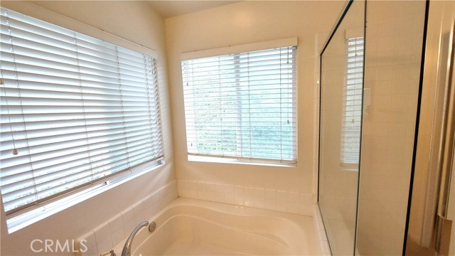 21107 Oakleaf Canyon Drive, Newhall CA: https://media.crmls.org/medias/067adf7b-e754-4505-8f27-b95808bc7560.jpg