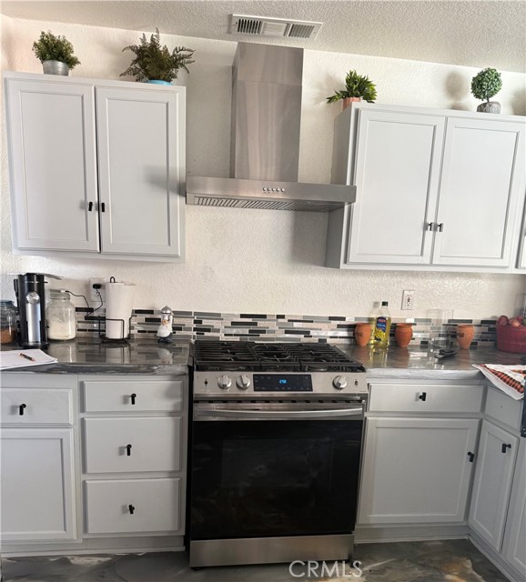 Detail Gallery Image 7 of 18 For 13412 Fox Point Rd, Victorville,  CA 92392 - 4 Beds | 3 Baths