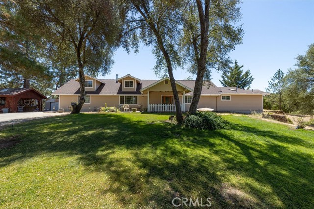 45544 Pine River Road, Ahwahnee CA: https://media.crmls.org/medias/067baf76-1107-4b23-ad52-adc9c4cb8f7f.jpg