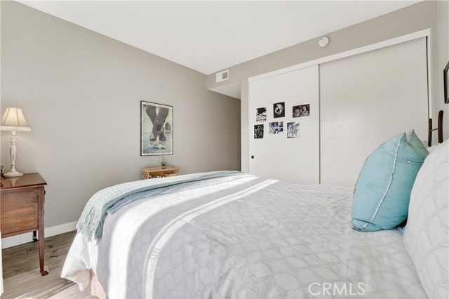 Image 23 of 45 For 17 Antibes  