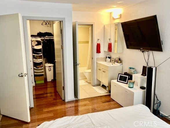 Detail Gallery Image 5 of 11 For 957 S Gramercy Dr #102,  Los Angeles,  CA 90019 - 2 Beds | 2 Baths