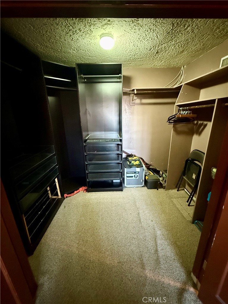 https://media.crmls.org/medias/067dd485-75d4-4628-979c-9501335966b4.jpg?preset=X-Large