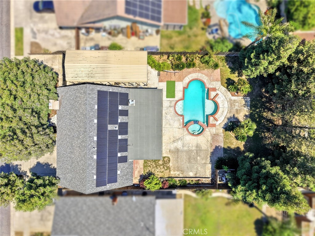 https://media.crmls.org/medias/067e17f3-2b2f-4d75-9e37-8e2db6f9a559.jpg?preset=X-Large