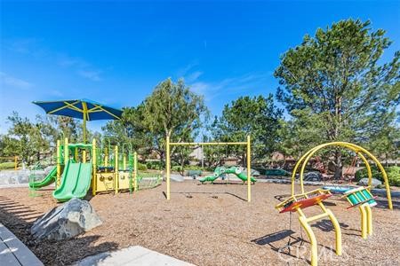 17231 Greentree Drive, Riverside CA: https://media.crmls.org/medias/067e5a61-4636-47c4-b257-2576fd88467f.jpg