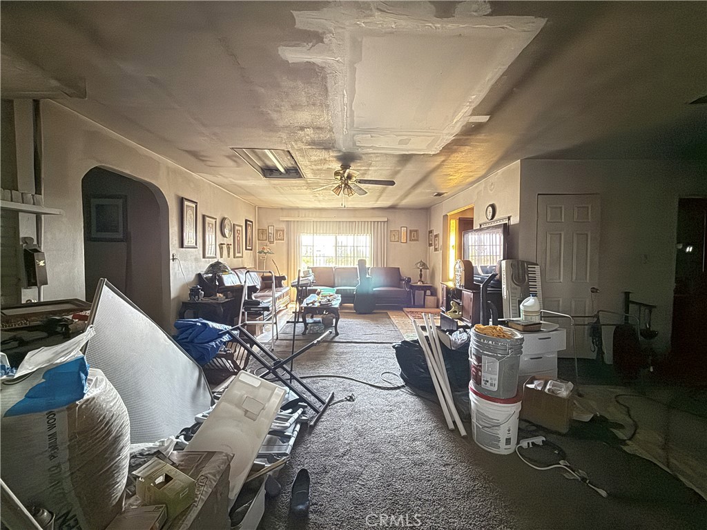 https://media.crmls.org/medias/067f3282-16f4-451a-8393-404e5541c50c.jpg?preset=X-Large