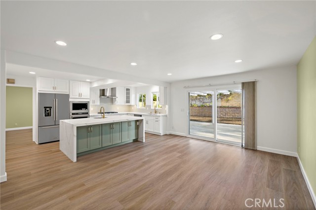 Detail Gallery Image 5 of 27 For 20152 Redlands Dr, Newport Beach,  CA 92660 - 5 Beds | 3 Baths