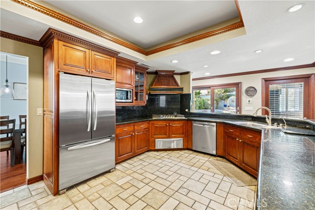28642 Apricot Place, Saugus CA: https://media.crmls.org/medias/06804c43-5ff6-4c02-893b-3b20d41af095.jpg