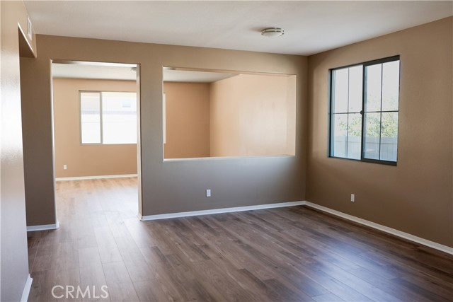 Detail Gallery Image 4 of 15 For 15845 Apache Plume Ln, Victorville,  CA 92394 - 5 Beds | 3 Baths