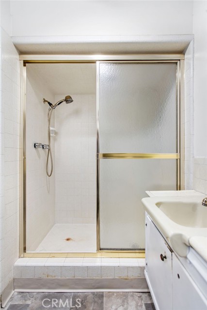645 S Archer Street, Anaheim CA: https://media.crmls.org/medias/06827afa-e2d5-4cd9-8483-5f242aba7abf.jpg