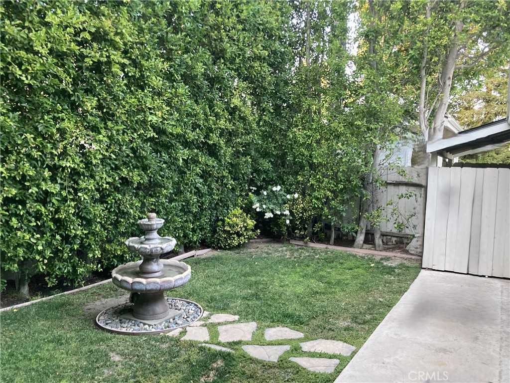 https://media.crmls.org/medias/0682870c-00b8-4e78-93d4-0e8db42dd376.jpg?preset=X-Large