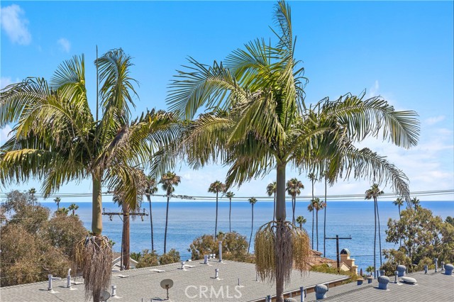 428 Cypress Drive, Laguna Beach CA: https://media.crmls.org/medias/0682efc0-3b4c-4c54-a336-e0e5743982ff.jpg