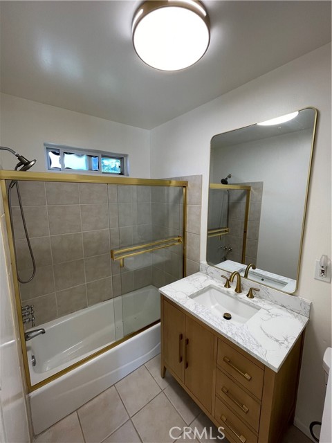 Detail Gallery Image 15 of 28 For 5118 Newcastle Ave, Encino,  CA 91316 - 3 Beds | 2 Baths