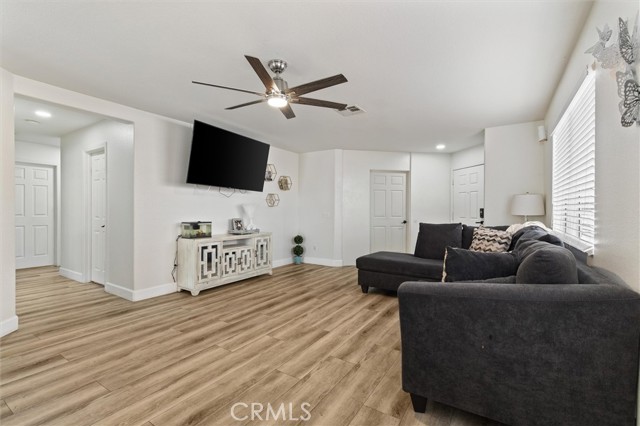 Detail Gallery Image 11 of 39 For 26395 Old Anvil Ln, Moreno Valley,  CA 92555 - 4 Beds | 2 Baths