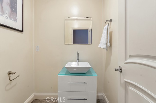 Detail Gallery Image 16 of 36 For 21904 Galvez, Woodland Hills,  CA 91364 - 3 Beds | 3/1 Baths