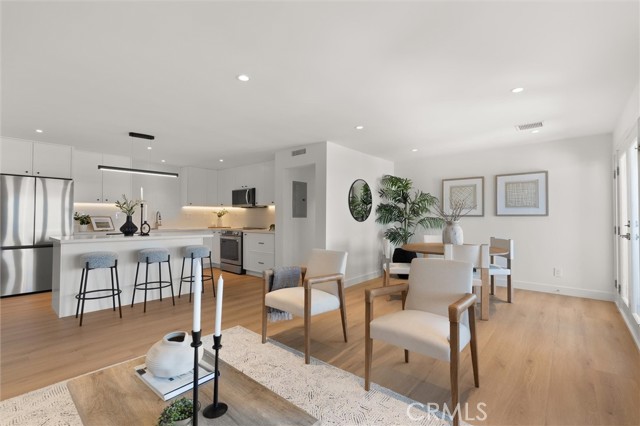 Detail Gallery Image 3 of 34 For 1200 E Ocean Bld #41,  Long Beach,  CA 90802 - 2 Beds | 2 Baths