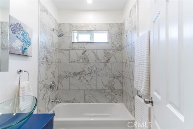 Detail Gallery Image 9 of 21 For 17070 Grand Ave, Lake Elsinore,  CA 92530 - 2 Beds | 1/1 Baths