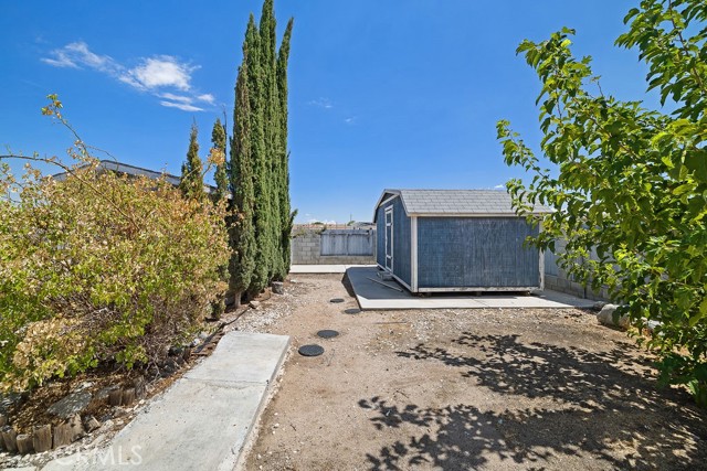 Detail Gallery Image 31 of 48 For 12867 Banyon Tree Ln, Victorville,  CA 92392 - 2 Beds | 2 Baths