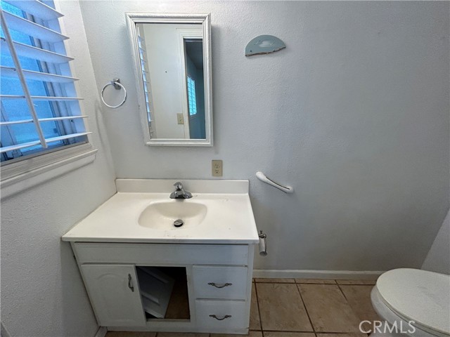 Detail Gallery Image 10 of 17 For 4708 E Santa Ana Ave, Fresno,  CA 93726 - 3 Beds | 1/1 Baths