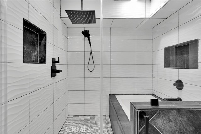 5226 W 20th Street, Los Angeles CA: https://media.crmls.org/medias/06846ce5-1545-46bc-ab97-9aaa9ac0fb5c.jpg