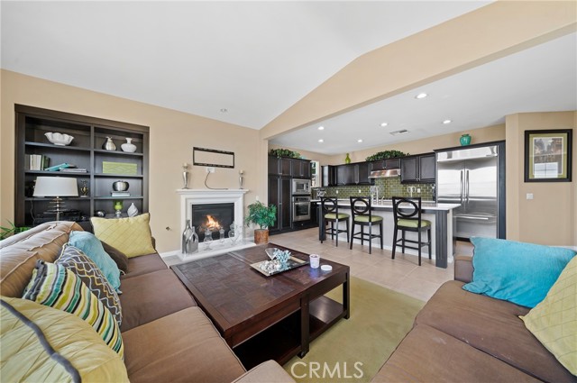 12729 Indian Ocean Drive, Etiwanda CA: https://media.crmls.org/medias/06861ea3-f826-43c1-9cdd-cd6aa984ce88.jpg