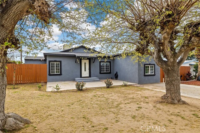 Detail Gallery Image 3 of 34 For 2935 Shelly Ln, Bakersfield,  CA 93306 - 4 Beds | 2 Baths