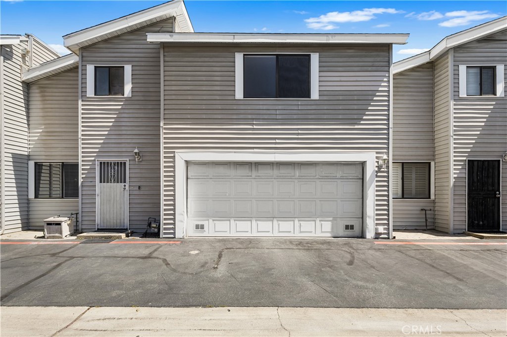 732 W Phillips #18