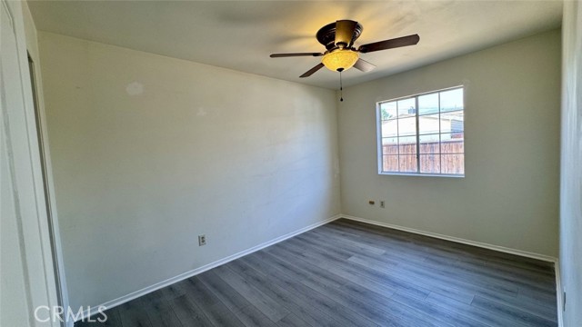 Detail Gallery Image 6 of 10 For 715 Houchin, Bakersfield,  CA 93304 - 3 Beds | 2 Baths