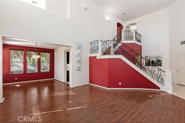 Detail Gallery Image 15 of 33 For 18814 Pinehaven Way, Porter Ranch,  CA 91326 - 5 Beds | 3 Baths