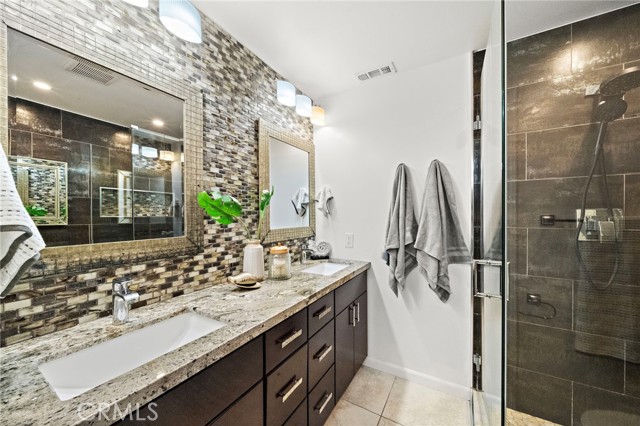 9168 El Azul Circle, Fountain Valley CA: https://media.crmls.org/medias/06889b8d-be3d-456f-9ab0-25260cd46a51.jpg