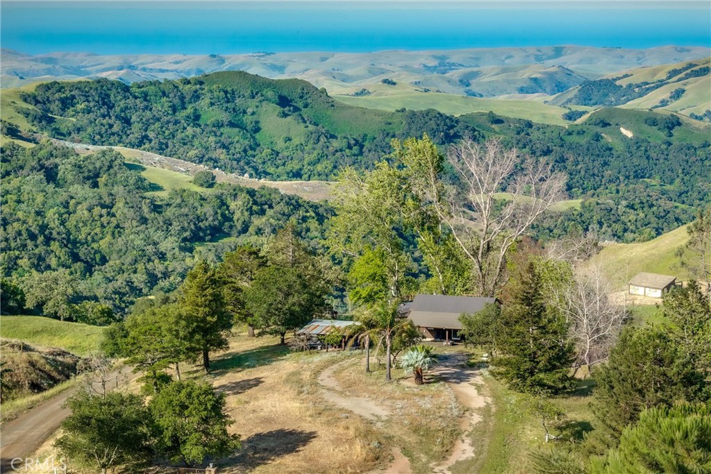 https://media.crmls.org/medias/0688b33c-2326-4a46-ac73-9e4587f76474.jpg?preset=X-Large