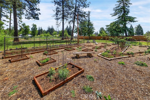 6153 Twin, Paradise CA: https://media.crmls.org/medias/0688d74c-ac01-4c7a-aff0-07ac6b311b7d.jpg