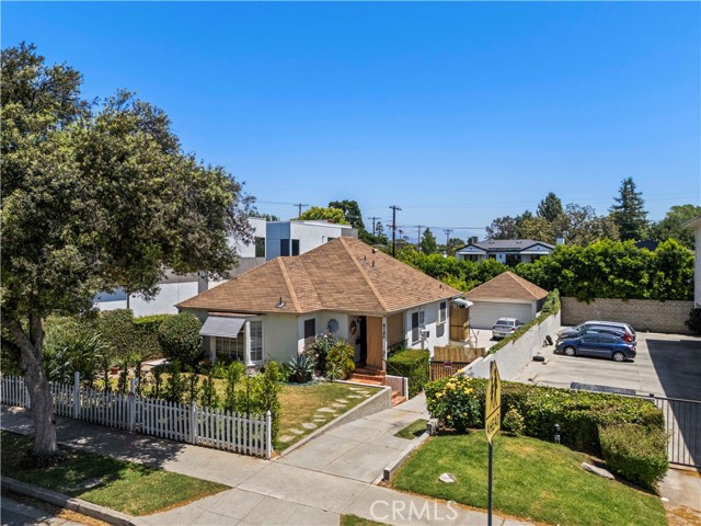 4180 Tujunga Avenue, Studio City CA: https://media.crmls.org/medias/0688fa49-3472-47b3-a63e-2b790524789b.jpg