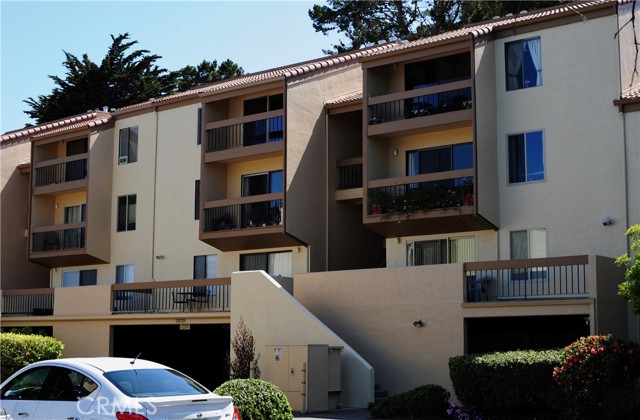 Detail Gallery Image 2 of 34 For 2308 Golden Oaks Ln, Monterey,  CA 93940 - 2 Beds | 1 Baths