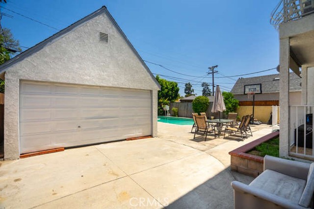 732 Cordova Avenue, Glendale CA: https://media.crmls.org/medias/0689ec8b-233e-44a3-8544-475f7baac2c1.jpg