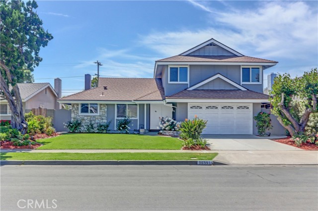 Detail Gallery Image 3 of 71 For 16591 Busby Ln, Huntington Beach,  CA 92647 - 5 Beds | 2 Baths