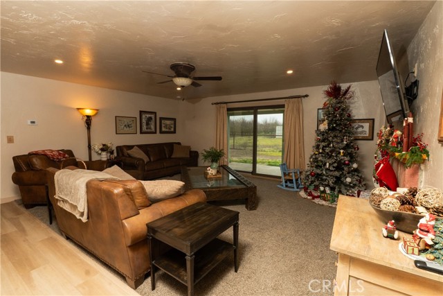 Detail Gallery Image 17 of 59 For 25565 Road 13, Chowchilla,  CA 93610 - 4 Beds | 3 Baths