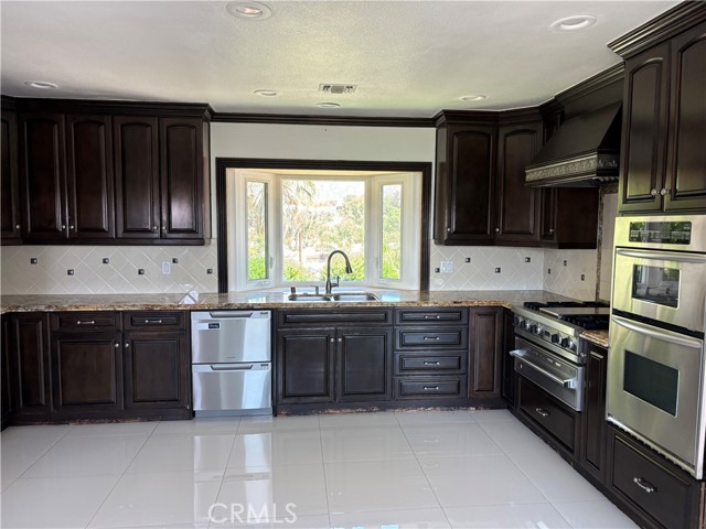 28123 Oak Spring Canyon Road, Canyon Country CA: https://media.crmls.org/medias/068bda72-da07-4e59-9953-c811dd1e138a.jpg