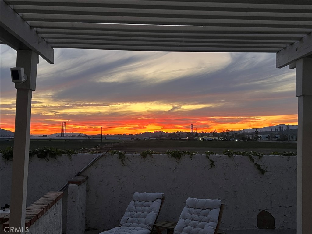 https://media.crmls.org/medias/068c46ad-8a06-4c8e-9b5c-520a600abee7.jpg?preset=X-Large