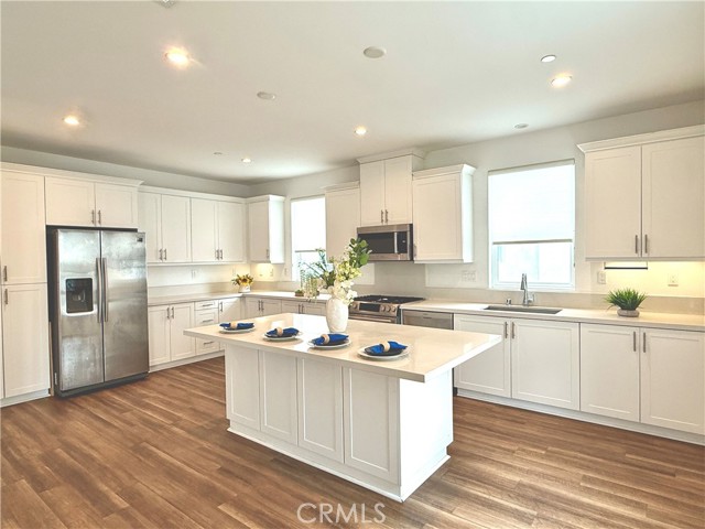 Detail Gallery Image 6 of 19 For 2236 Synergy, Irvine,  CA 92614 - 4 Beds | 3/1 Baths