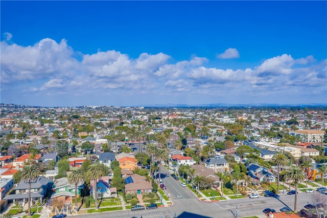 2999 E Ocean Boulevard, Long Beach CA: https://media.crmls.org/medias/068dc36c-cff1-45db-a638-afba8fedfd51.jpg
