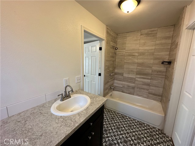 222 W Rice Street, Blythe CA: https://media.crmls.org/medias/068df403-ca45-4a3e-8df8-2b525eee585d.jpg