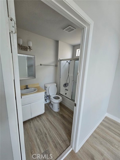 Detail Gallery Image 20 of 22 For 8331 Cedros Ave #14,  Panorama City,  CA 91402 - 2 Beds | 2 Baths