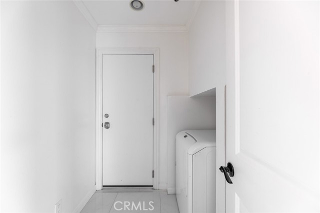 Detail Gallery Image 24 of 41 For 24526 Calvert St, Woodland Hills,  CA 91367 - 3 Beds | 3 Baths